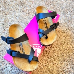 Toddler girl size 10.5  MAYARI KIDS